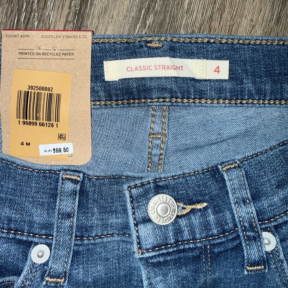 New Levi's Women's Classic Straight Leg Jeans in Blue - Picture 3 of 4
